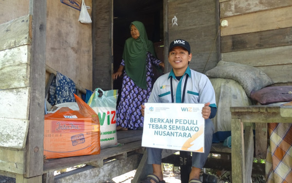 Salurkan Paket Sembako untuk Catuo, Lumpuh Sejak Usia 20-an