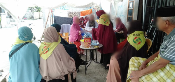 Satu Rumah Hangus di Sinjai Utara, Muslimah Wahdah Salurkan Bantuan